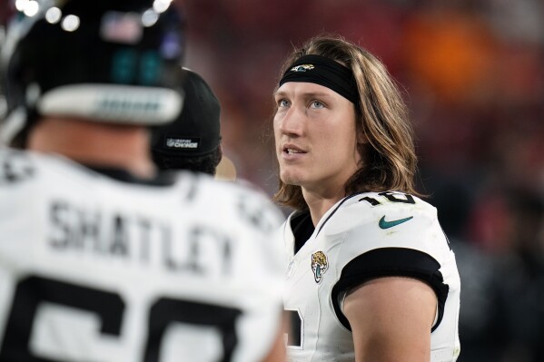 Banged up all season Jaguars QB Lawrence is now dealing with a